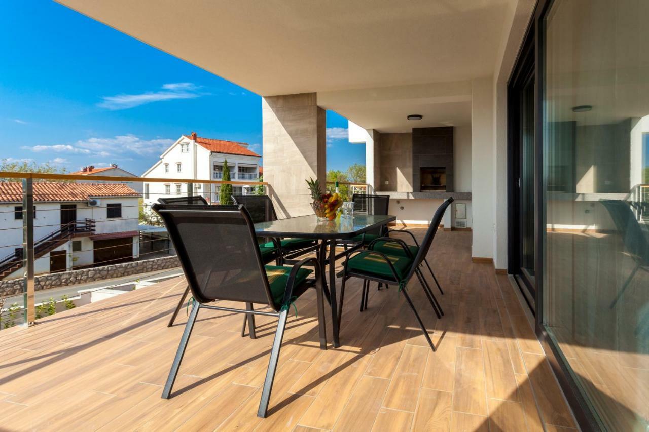 Apartments Kudec By El-Pi Tours Malinska Ngoại thất bức ảnh