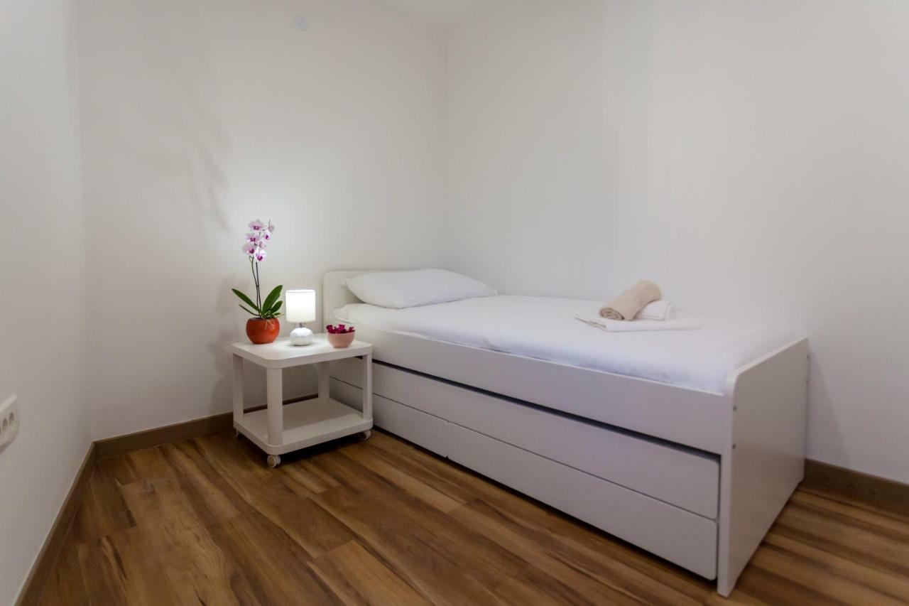 Apartments Kudec By El-Pi Tours Malinska Ngoại thất bức ảnh