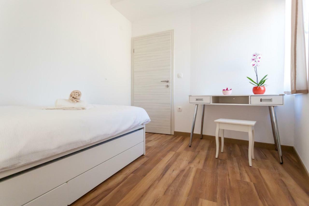 Apartments Kudec By El-Pi Tours Malinska Ngoại thất bức ảnh